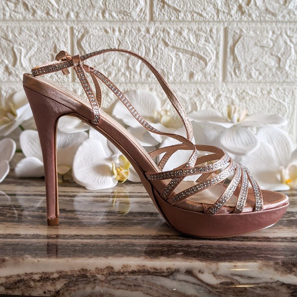 Le Chateau BNWT Stiletto Heels Sandal w/rhinestone